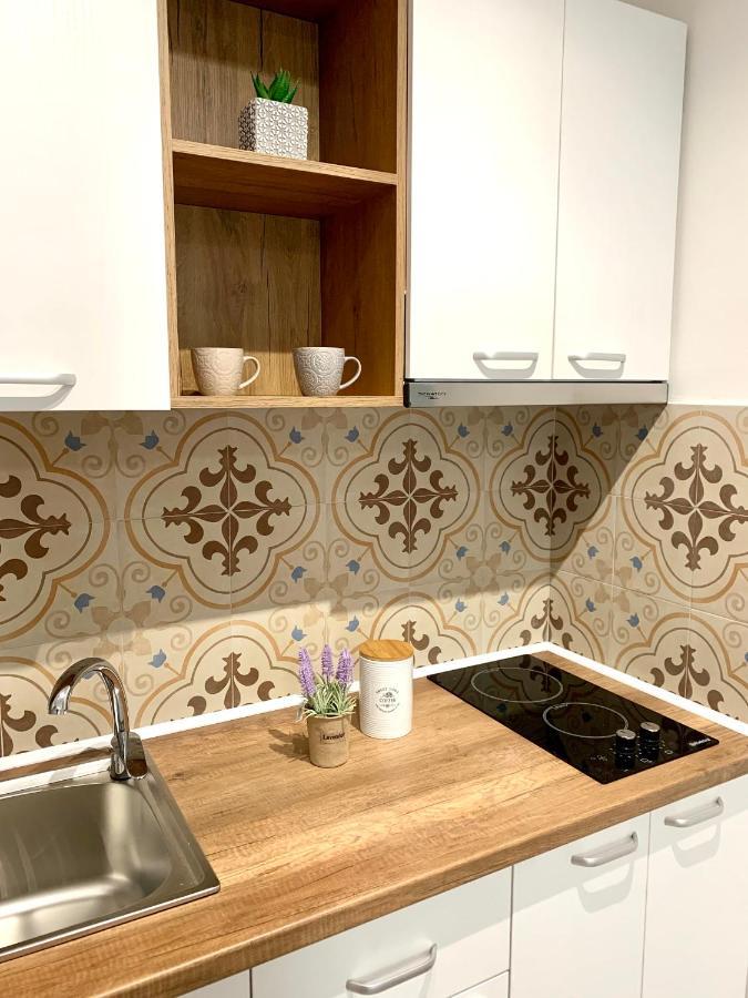 Sol Lux Studio Apartments 2Nd Floor Durrës Esterno foto